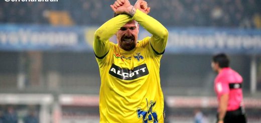 Chievo Juve 2018 - Il gesto delle manette di Cacciatore